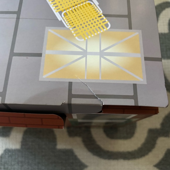 NIB Friends Polly Pocket Collectors Central Perk Coffee Cup Playset - Picture 8 of 10